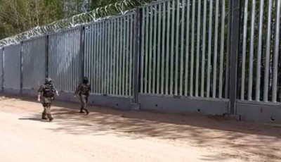 Польша завершила строительство забора на границе с Беларусью
