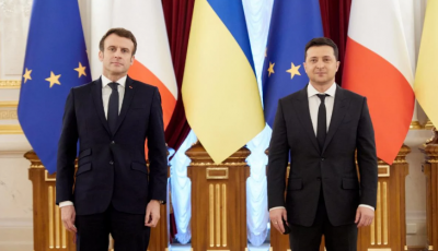 Зеленский резко ответил Макрону, который призвал 