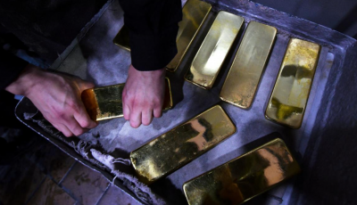 Росія продає золото, щоб перекрити діру у бюджеті