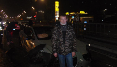 Столичні поліцейські затримали працівника автомийки за викрадення автомобіля клієнта