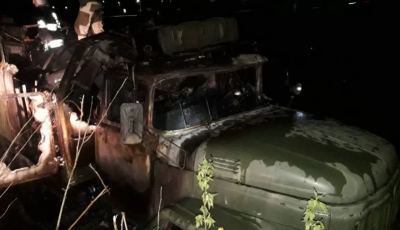 Подо Львовом дотла сгорел автомобиль Минобороны. Один военный погиб, еще один ранен