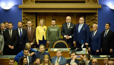 Прем'єрка Естонії подарувала Зеленському світшот із написом Kaitsetahe: що це значить