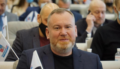 Голова Дніпропетровської ОДА Валентин Резніченко диктує ефективний менеджмент