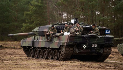 У Польщі готові створити центр обслуговування танків Leopard, які буде надано Україні