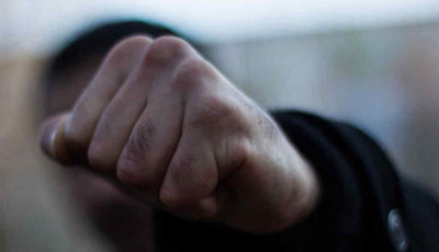 В Днепре пьяная компания избила и порезала отца с сыном за просьбу быть тише