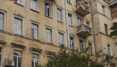 В Киеве мать с ребенком выбросилась из окна: фото и первые детали ЧП