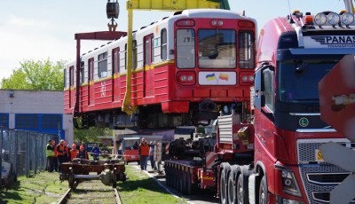 Київський метрополітен отримав ще 6 вагонів від Варшави