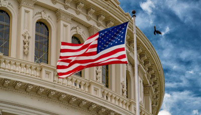 У США вперше за три роки падіння ВВП: економіка в першому кварталі скоротилась на 0,3%