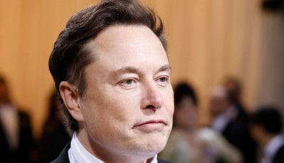 Ілон Маск продав акції Tesla на $3,6 млрд, вартість компанії впала до рівня 2020 року