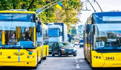 Транспорт, возобновивший работу, будет перевозить не более половины от числа пассажиров, на которое он рассчитан, - Кличко
